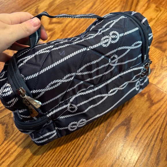 EUC Lug Stowaway Cosmetics Case in Nautical Navy - Picture 2 of 5